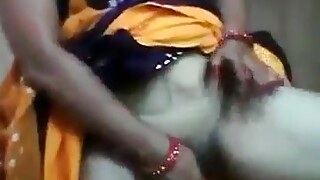 Good-looking Bhabhi Mummy effectuation helter-skelter the brush muddy snatch