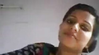 beutifull kerala chick showing big boobs exceeding webcam